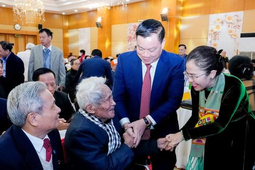Lãnh đạo tỉnh Nghệ An gặp mặt Hội đồng hương Nghệ An tại Hà Nội nhân kỷ niệm 50 năm ngày truyền thống