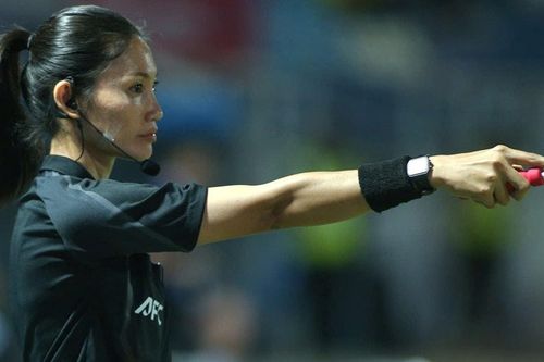 Trọng tài Phutsavan Chanthavong giữ chuẩn FIFA 2026 bất chấp tranh cãi tại SEA Games 33