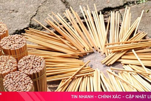 Bền bỉ giữ nghề làm đũa cau nàng Rưng
