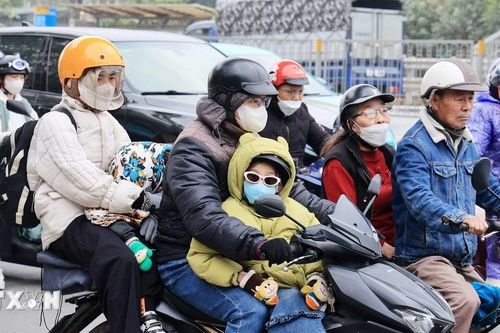 Người dân ùn ùn trở lại Thủ đô sau kỳ nghỉ Tết Dương lịch