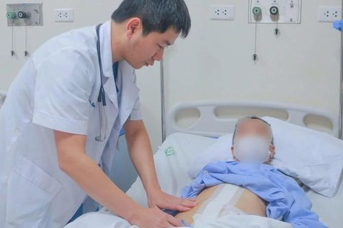Vỡ động mạch chủ, bệnh nhân 71 tuổi thoát chết trong gang tấc
