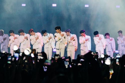Màn tái hợp của WANNA ONE không thể trọn vẹn