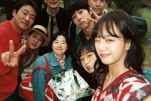 Những khung hình hội ngộ của dàn sao Reply 1988 sau một thập kỷ lên sóng