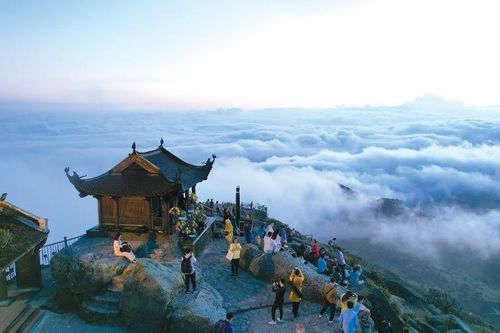 Du lịch tâm linh: Cẩn thận với xu hướng thương mại hóa quá đà