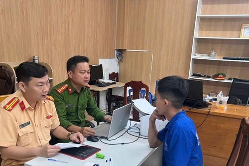 Xử lý đối tượng dùng hung khí đe dọa sau va chạm giao thông
