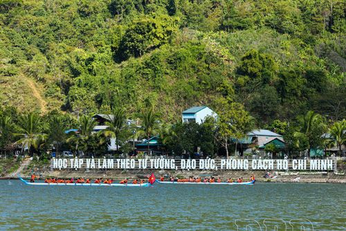 Bế mạc Lễ hội Đua thuyền đuôi én Mường Lay lần thứ XI năm 2026