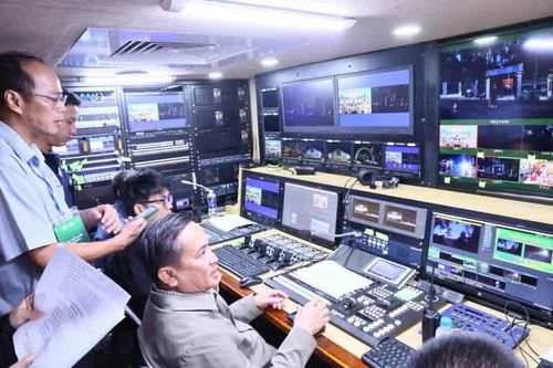 Không bỏ lỡ hình ảnh về các bước chạy của vận động viên chinh phục đỉnh cao Bà Rá