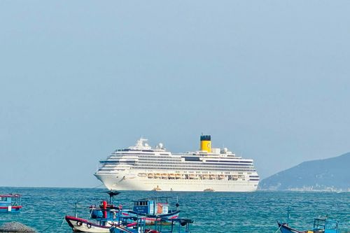 Tàu biển quốc tế Costa Serena 'xông đất' Khánh Hòa năm 2026