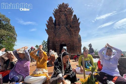 Cambur: Lễ hội đặc sắc trên Tháp Pô Klong Garai