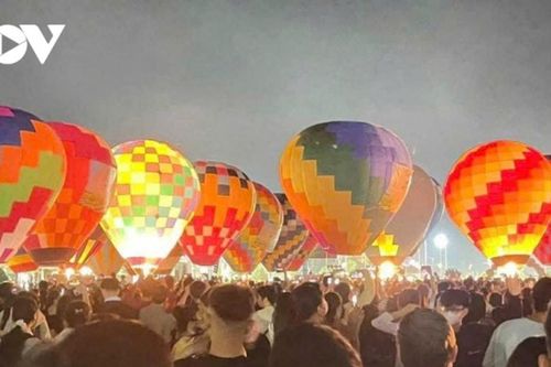 Sa Đéc rực rỡ sắc màu khinh khí cầu trong những ngày đầu năm mới 2026