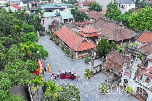 Giữ hồn làng cổ