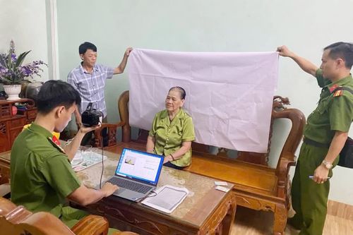 Tiên phong 'dẫn dắt' chuyển đổi số