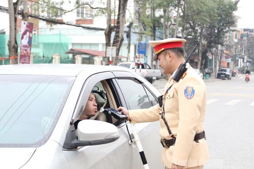 Xử lý 569 trường hợp vi phạm trật tự an toàn giao thông trong 4 ngày nghỉ lễ