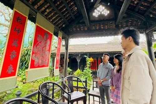 Ra mắt dự án 'hồi sinh nghề liễn làng Chuồn'