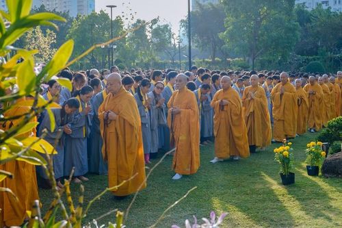Lễ vía Đức Phật Di Đà tại chùa Huê Nghiêm - khởi đầu mùa tu Gia hạnh Phổ Hiền năm Ất Tỵ
