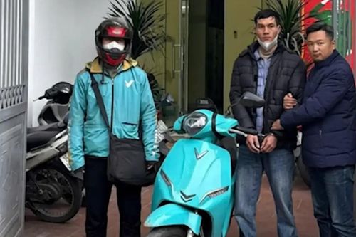 Công an phường Ba Đình bắt giữ vụ vận chuyển pháo nổ