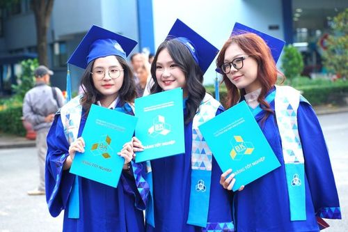 Đại học đưa bài thi tiếng Anh chuẩn hóa vào quy chế đào tạo, nâng tỷ lệ ra trường đúng hạn