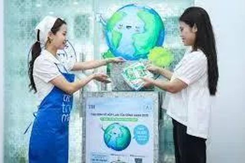 Tập đoàn TH để lại dấu ấn trong cộng đồng bằng chiến dịch 'Thu gom vỏ hộp - Lan tỏa sống xanh 2025'
