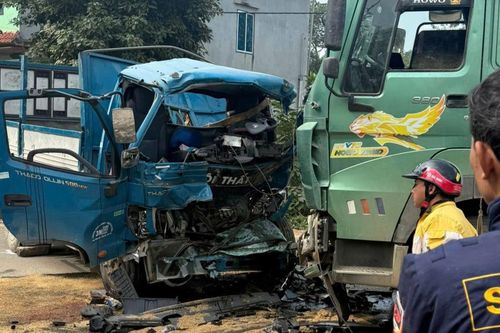 Xe tải nổ lốp, lao sang làn ngược chiều, tài xế tử vong tại Ninh Bình
