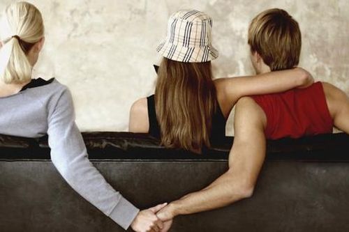 Ngoại tình có thể bị phạt tù đến 3 năm