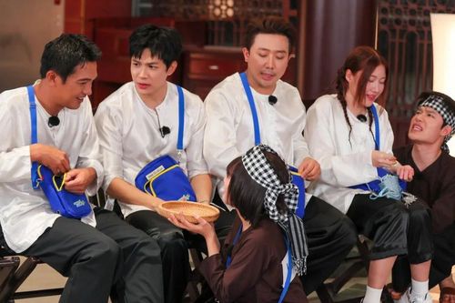 Running Man Vietnam tập 13: Anh Tú Atus số nhọ, Quang Tuấn hóa phản diện?