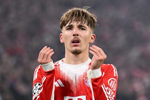 Thần đồng Bayern Munich phát ngôn gây sốc