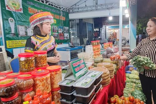 Đặc sản vùng miền khó chen chân vào siêu thị Hà Nội: Vì sao?