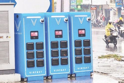Lắp đặt tủ đổi pin cho xe điện