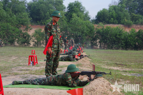 Trung đoàn 141 (Sư đoàn 7, Quân khu 7) sôi nổi thi đua '3 nhất'