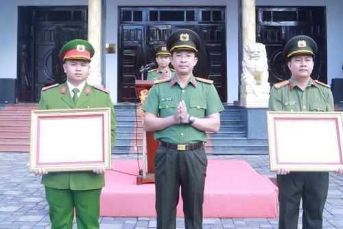 Thủ tướng Chính phủ, Bộ trưởng Bộ Công an tặng Bằng khen nhiều tập thể, cá nhân thuộc Công an TP Đà Nẵng