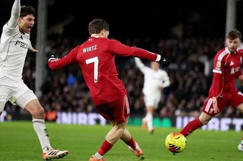 Liverpool đánh rơi chiến thắng phút bù giờ cuối cùng