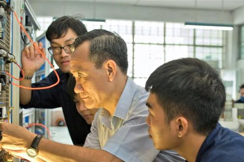 Phát triển nguồn nhân lực bán dẫn: Mở rộng chương trình đào tạo, chính sách hỗ trợ