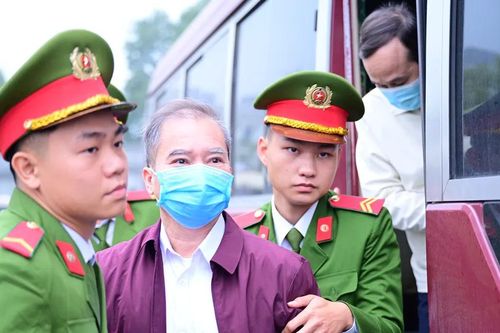 Xét xử cựu Giám đốc Ban Quản lý dự án tỉnh Đắk Lắk với cáo buộc nhận hối lộ