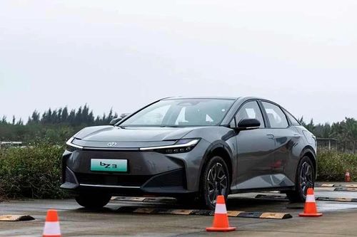 Toyota bZ3 2026 ra mắt 'sát vách' Việt Nam, chỉ từ 409 triệu đồng
