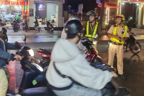 CSGT tuần tra 10 phường, 65 phương tiện bị tạm giữ