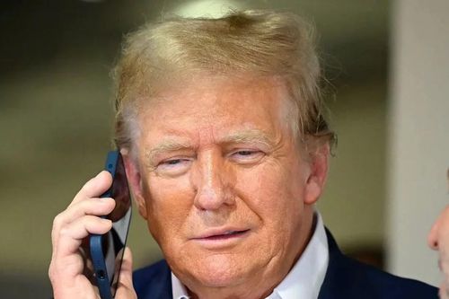 Tổng thống Mỹ Trump không tin Ukraine tập kích dinh thự Tổng thống Nga Putin