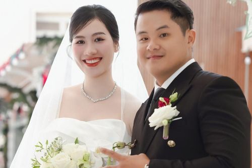 Đồng đội Bích Tuyền đẹp lung linh trong ngày cưới