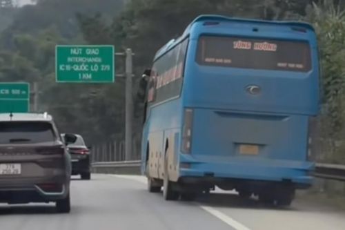 Cái kết của tài xế xe khách chạy ẩu trên cao tốc, bị dân quay clip gửi CSGT