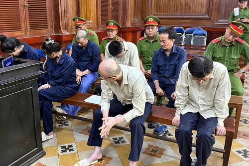 Ông chủ nhà hàng Hàn Quốc cho nhân viên đi bán dâm để tăng doanh thu