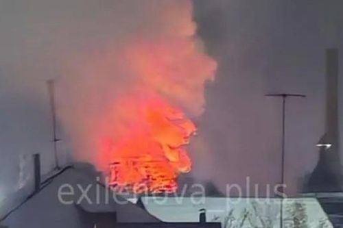 Ukraine tập kích nhà máy ở Lipetsk, Nga kiểm soát thêm làng ở Sumy