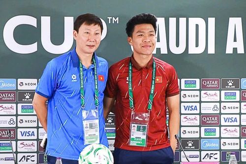HLV Kim Sang-sik: 'U23 Việt Nam đặt mục tiêu vào tứ kết U23 châu Á 2026'