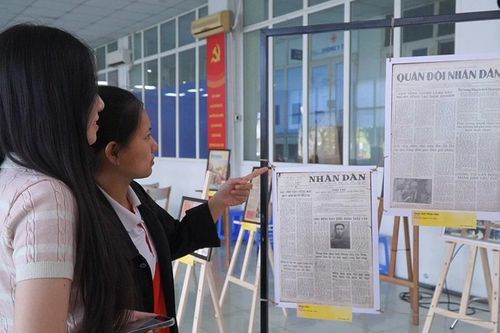 Gìn giữ di sản báo giấy: Thách thức và cơ hội cho Gen Z