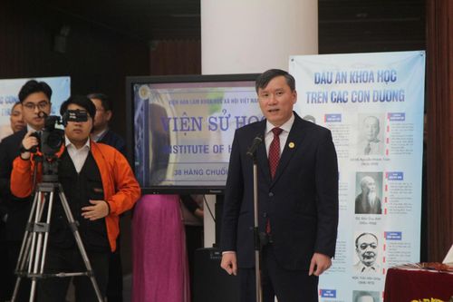 Không gian trưng bày 'Dưới cờ Đảng quang vinh' khẳng định vai trò khoa học xã hội
