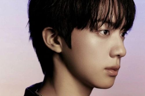 Jin (BTS) lại gây sốt