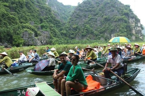 Du lịch Ninh Bình bứt tốc năm 2025, thu hơn 21.000 tỷ đồng