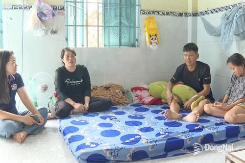 Nhọc nhằn gánh nặng mưu sinh để cứu chồng và giữ chữ cho con