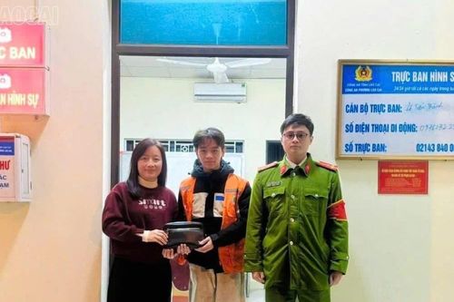 Học sinh nhặt được hơn 84 triệu đồng, chủ động giao nộp Công an để trả lại người đánh rơi