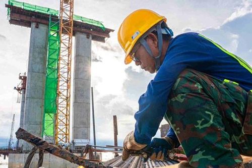 Hàng nghìn công nhân bám công trường giao thông xuyên Tết Dương lịch 2026