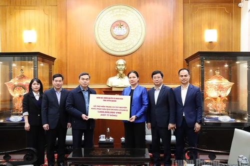Tuyên Quang trao 1 tỷ đồng hỗ trợ lần 2 cho đồng bào miền Trung, Tây Nguyên