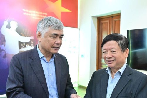 'Nguyện vì dân' - Khúc chính ca từ chiếc huy hiệu đỏ thắm